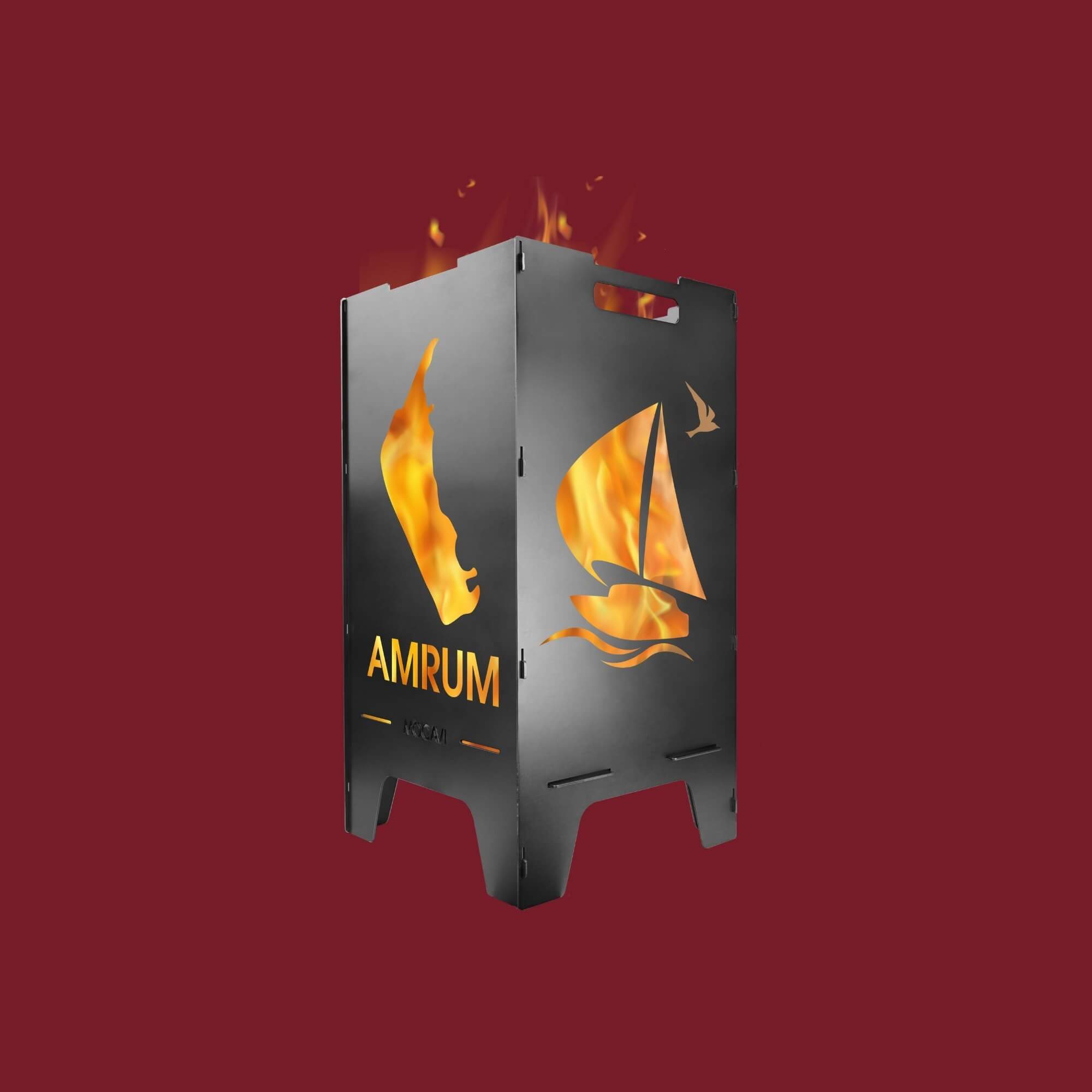 MOCAVI Feuertonne, seitliche Ansicht der Motive Insel Amrum und Segelboot vor altrosafarbenem Hintergrund.
