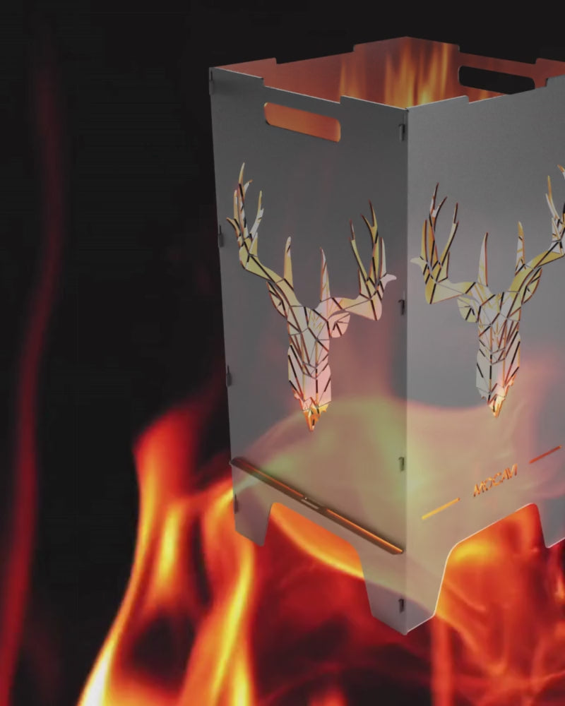 Video ohne Ton mit rot lodernder Flamme im Hintergrund, im Vordergrund eine Feuertonne Hirschgeweih Motiv.